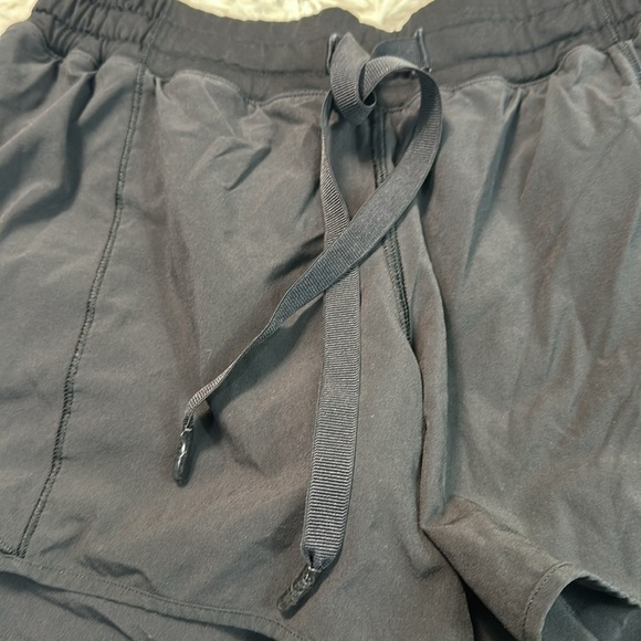 Lululemon Hotty Hot Short II *Long 4" Black - Picture 2 of 8
